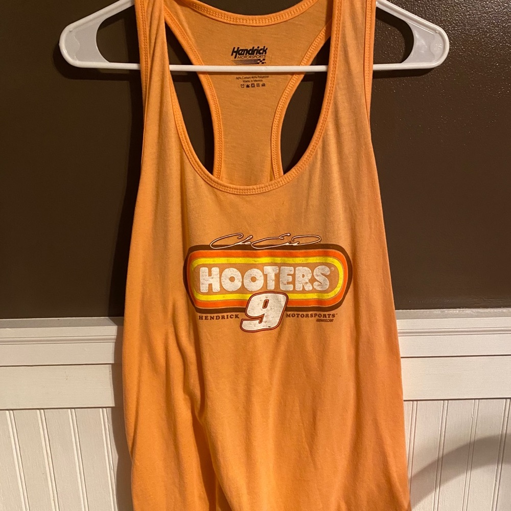 Chase Elliott hooters tank